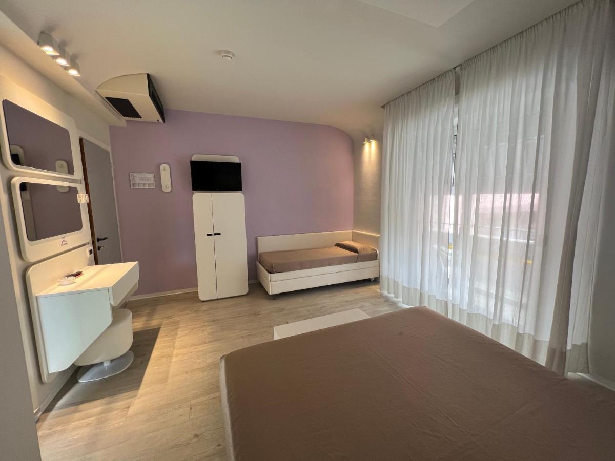 Hotel Magic Riccione Exterior photo